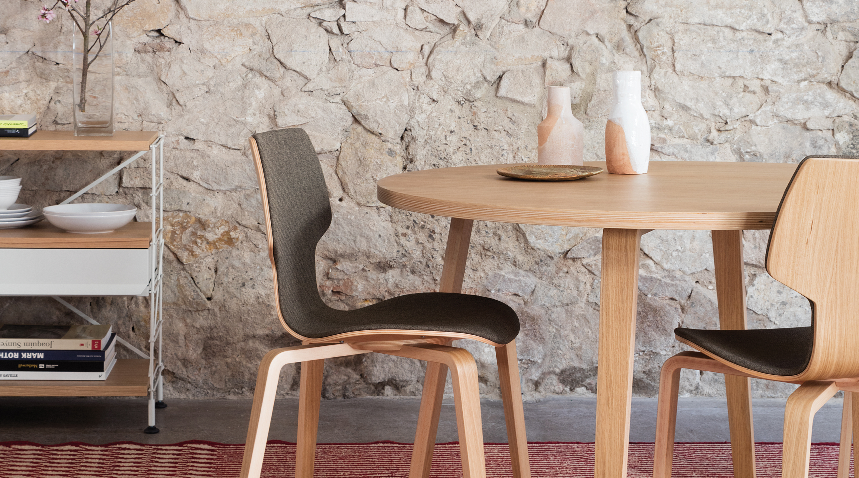 Designermöbel und zeitgemäße Möbelredakteure | Mobles 114